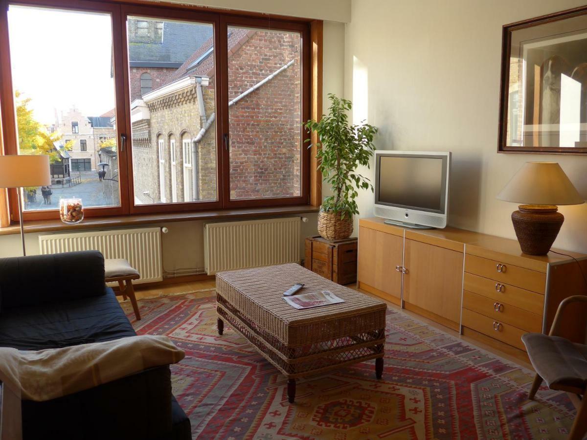 Belarte Framing Shop, Spacious Apartment With Garage In The Heart Of Ieper 外观 照片