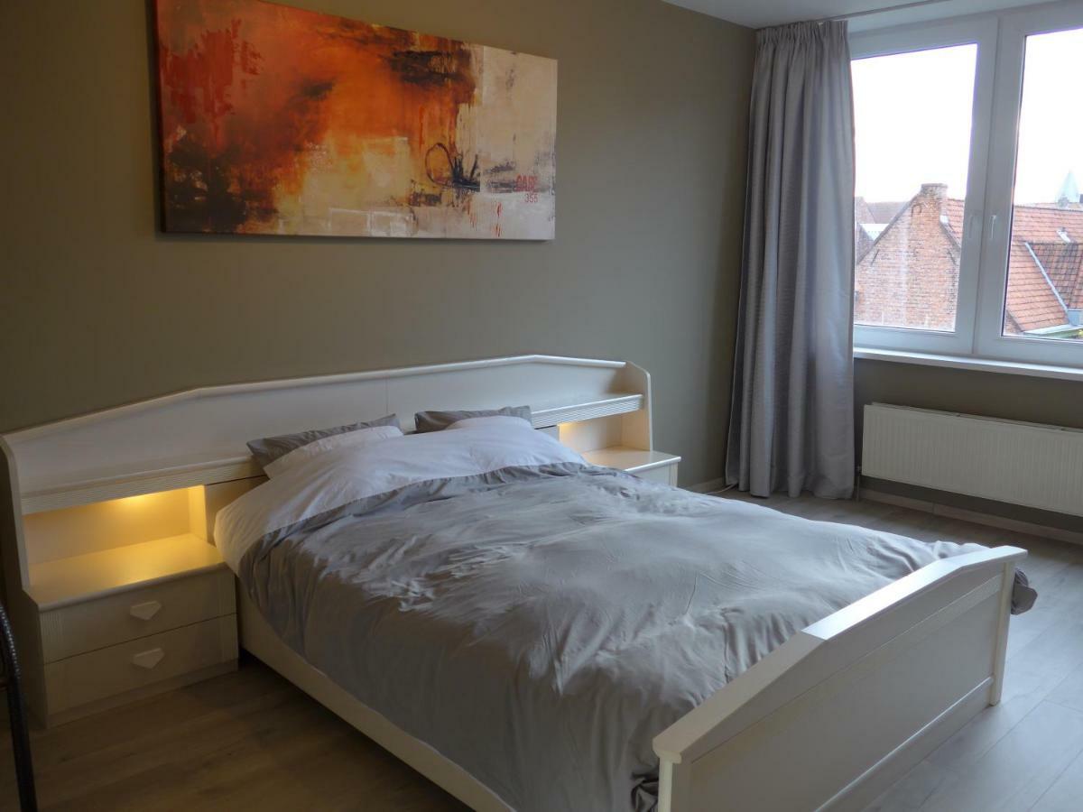 Belarte Framing Shop, Spacious Apartment With Garage In The Heart Of Ieper 外观 照片